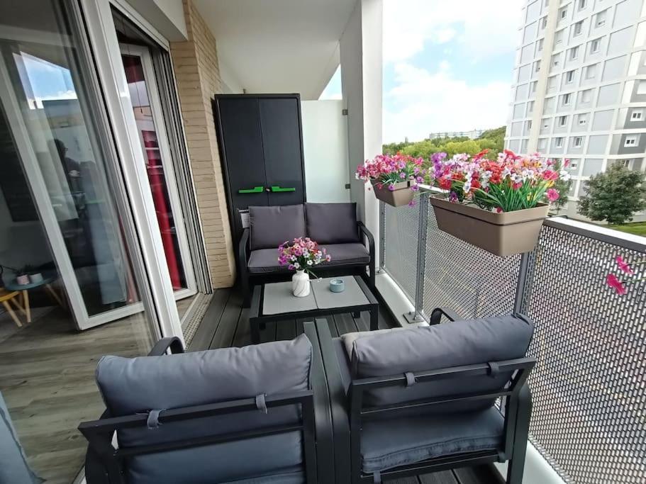 Appartement 4 Pieces - La Rose Des Yvelines - Classe 3 Etoiles Trappes Dış mekan fotoğraf